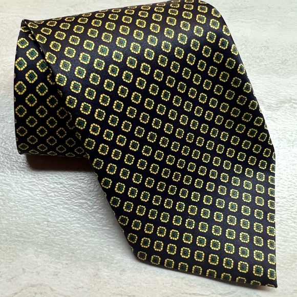 Three ties for classic suit or casual style - Picture 8 of 8